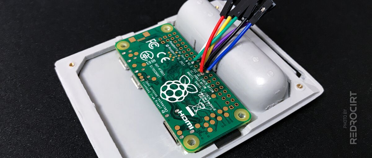 Raspberry Pi Zero placed on the inner side of the back lid